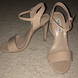 Steve Madden Nude patent leather heels | Size: 7